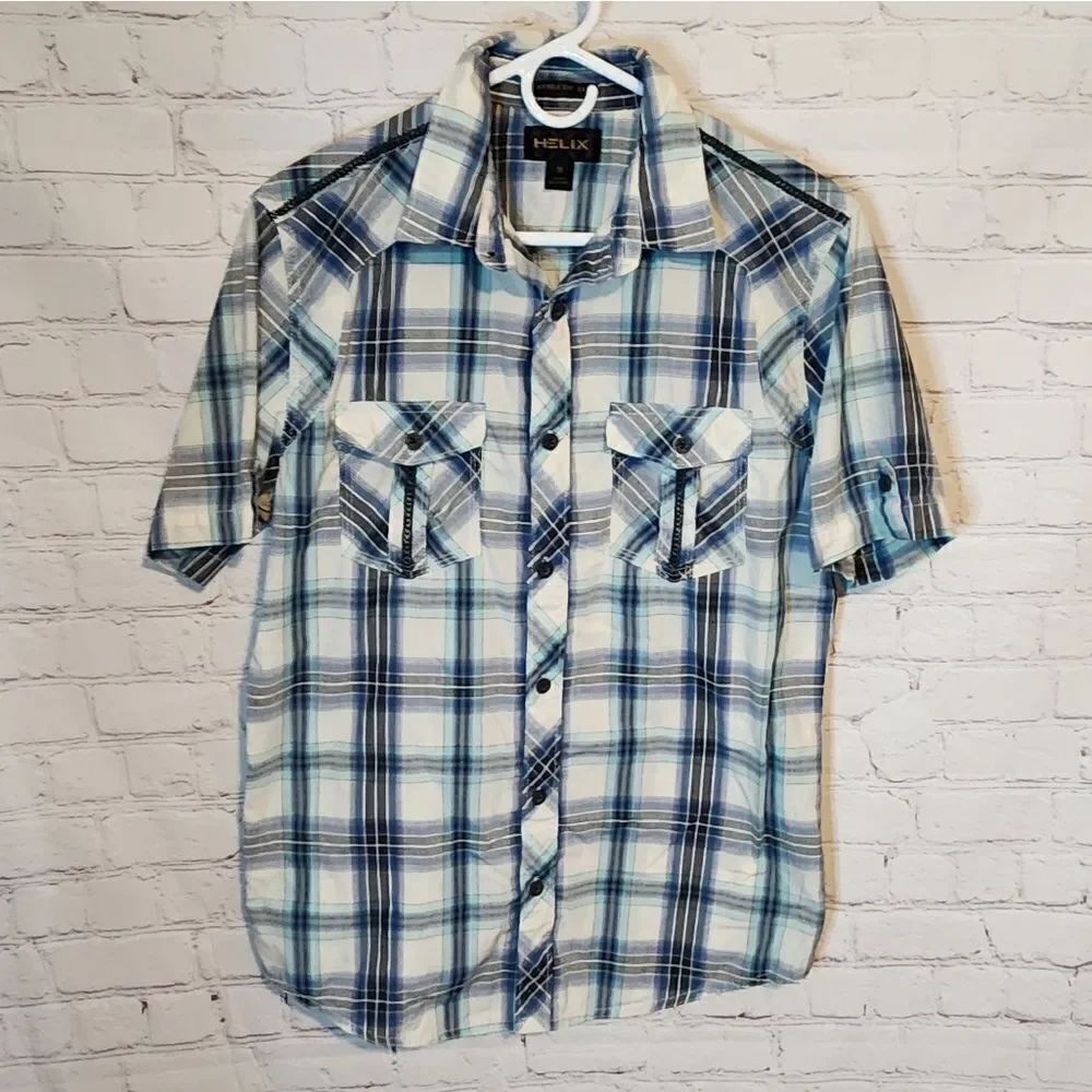 Men's Helix "Athletic Fit" button-down shirt, size Medium
